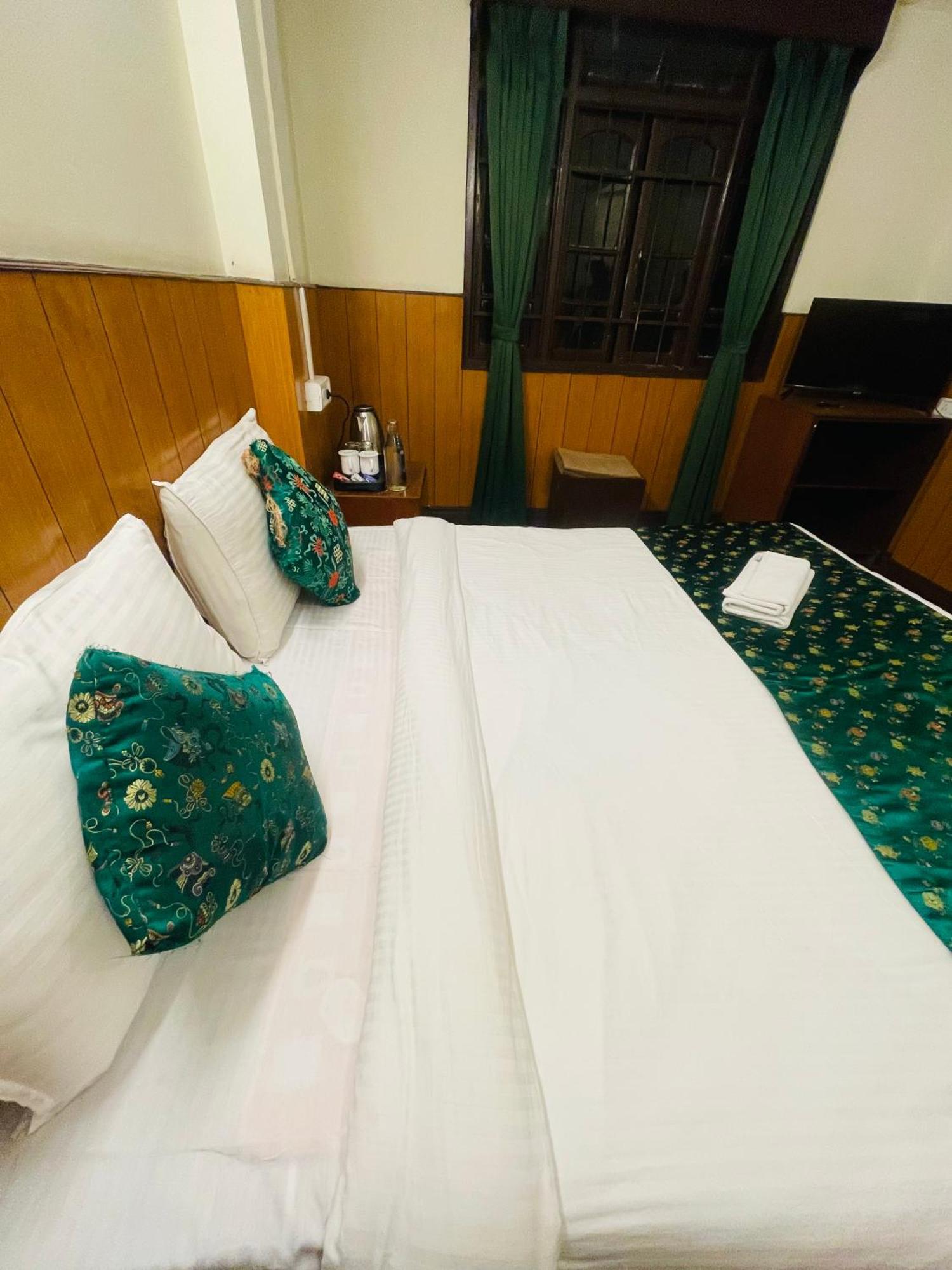 Hotel Palm Street Near Taj Agra  Exterior foto